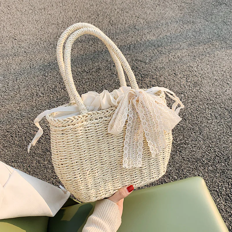 HOCODO Summer Straw Handbag Hand-Woven Rattan Beach Bag Female Casual Ladies Beach Handbags Bohemian Drawstring Straw Bags Women