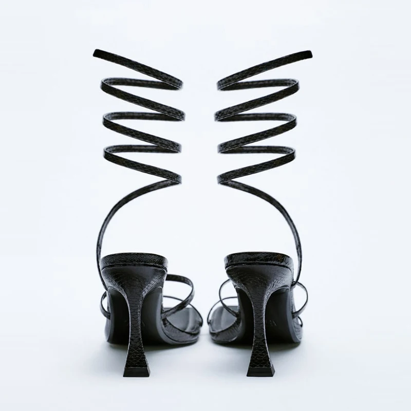 Женские босоножки на высоком каблуке шнуровке с открытым носком |