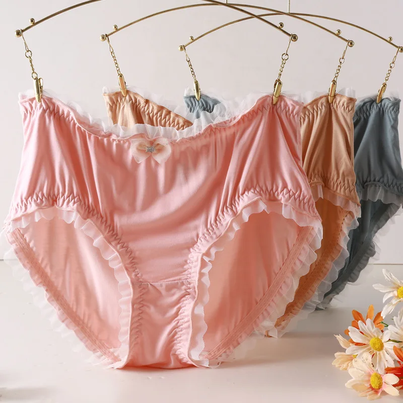 Женские мягкие атласные трусы больших размеров