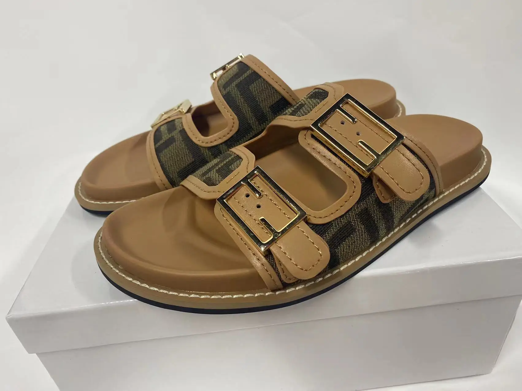 

2023 новые дизайнерские тапочки, летняя женская модная Повседневная Удобная женская обувь