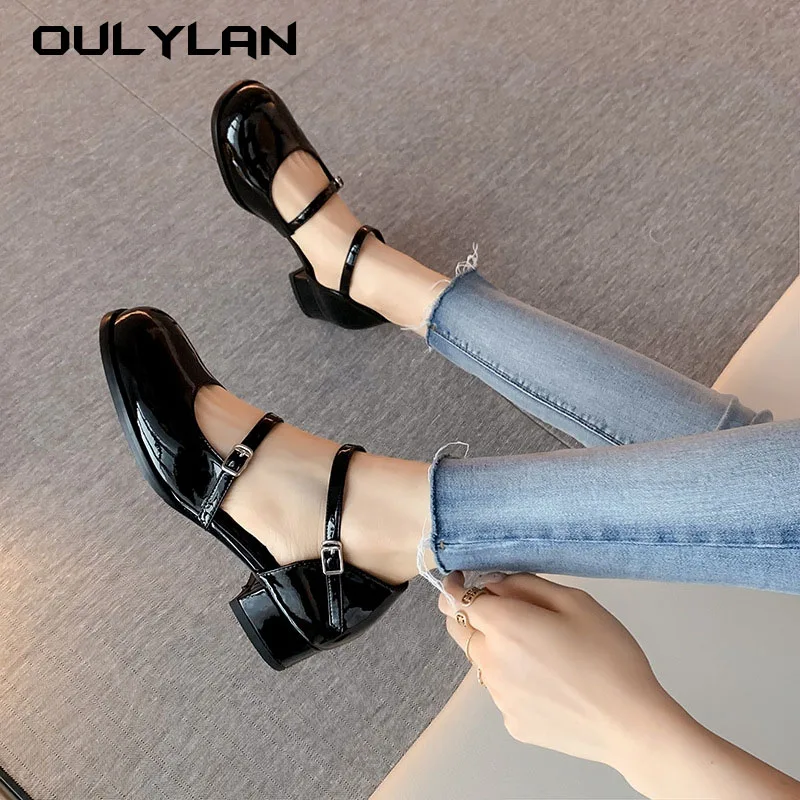 Летние новые модные туфли с пряжкой в стиле ретро Baotou на среднем каблуке Мэри