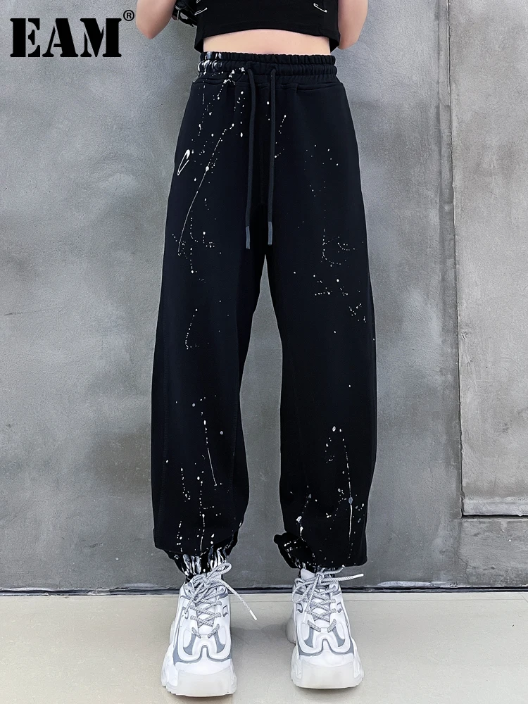 

[EAM] High Elastic Waist Black Ink Printed Embroidery Wide Leg Trousers New Pants Women Fashion Tide Spring Autumn 2022 1DE6596