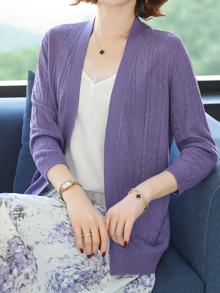 

Женский трикотажный кардиган с рукавами три четверти