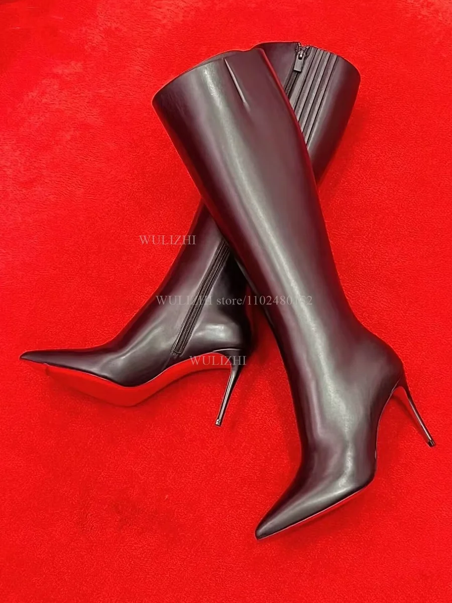 Женские сапоги до колена с острым носком на шпильке