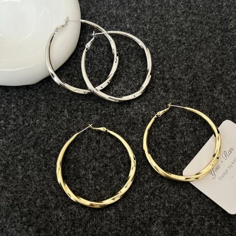 Металлические большие серьги-кольца в стиле панк витые круглые серьги-петли для