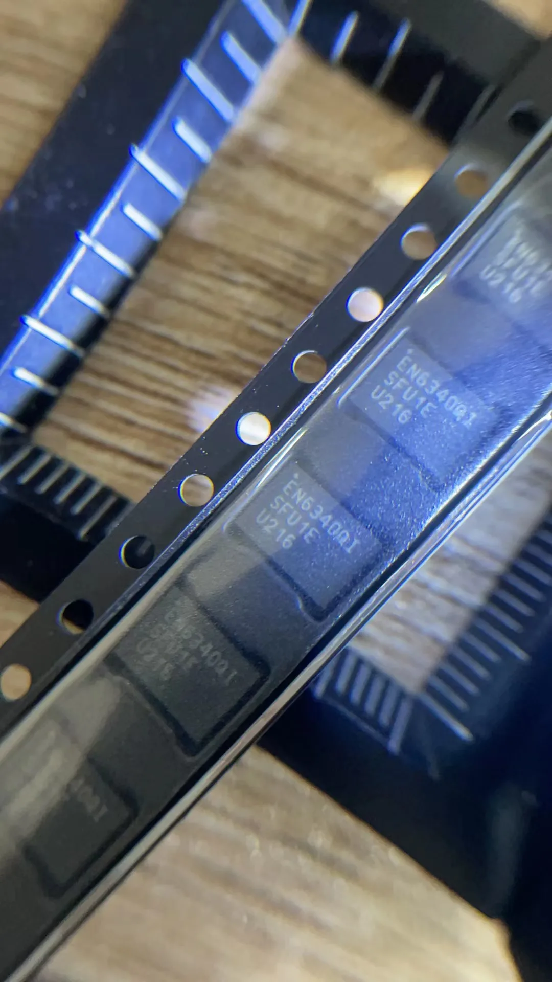 

Преобразователь постоянного тока EN6340QI QFN, 100% Новый оригинальный, электронный компонент sic