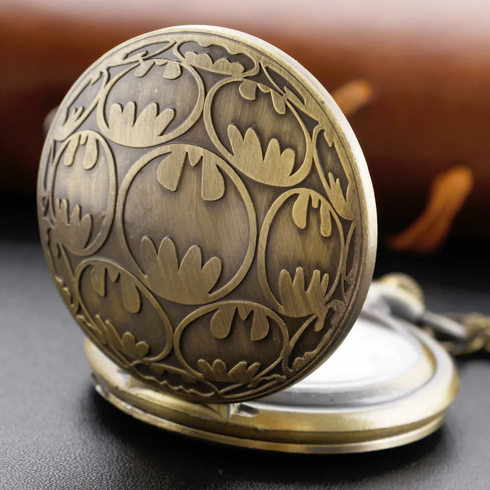 Рисунок 5 - Бронзовые метательные дротики с эмблемой летучей мыши