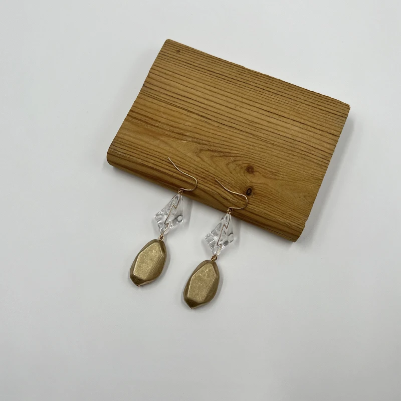 Серьги-подвески в готическом стиле с бусинами из полимера и CCB