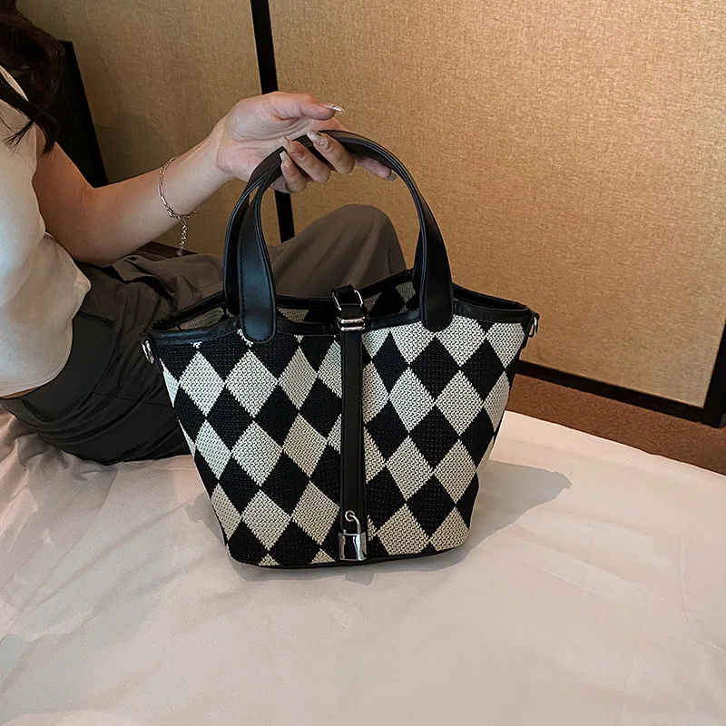 Simple Contrasting Portable Crossbody Bag Retro Black White Diamond Lattice Bucket Shoulder Bags Canvas Commuter Handbag Casual
