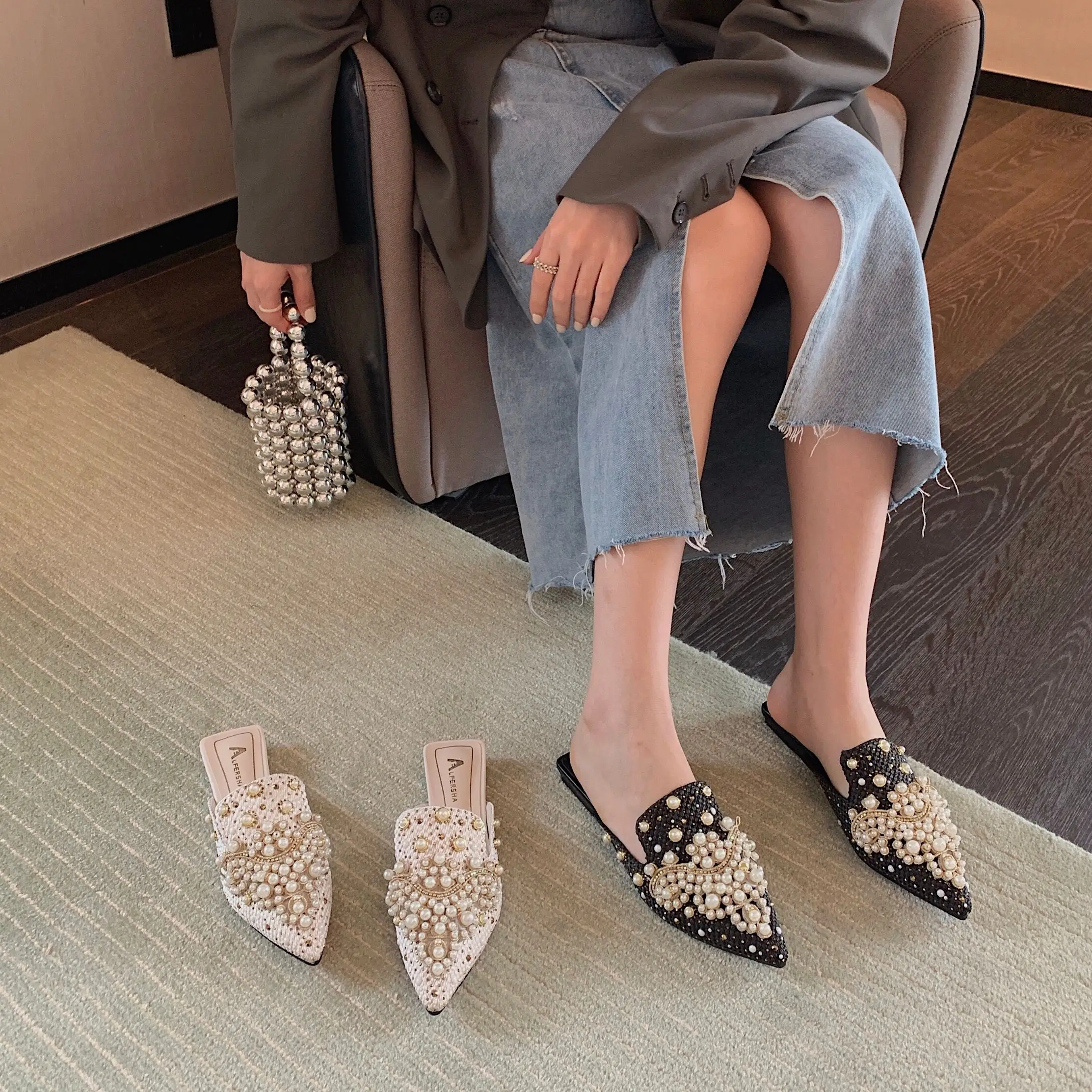 

Women Mules Luxury Shoes Summer Slippers Slip-on Loafer Design Slide Ladies Party Pointed Toe Flats Girls Designer Shoes Fashion