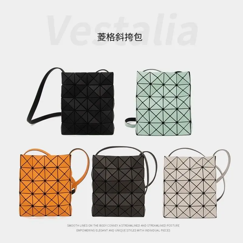 

2023 New Fashion Ladies Handbag Messenger Bag Ladies Geometric Rhombus Shoulder Bag Handbag Shopping Bag Underarm Bag