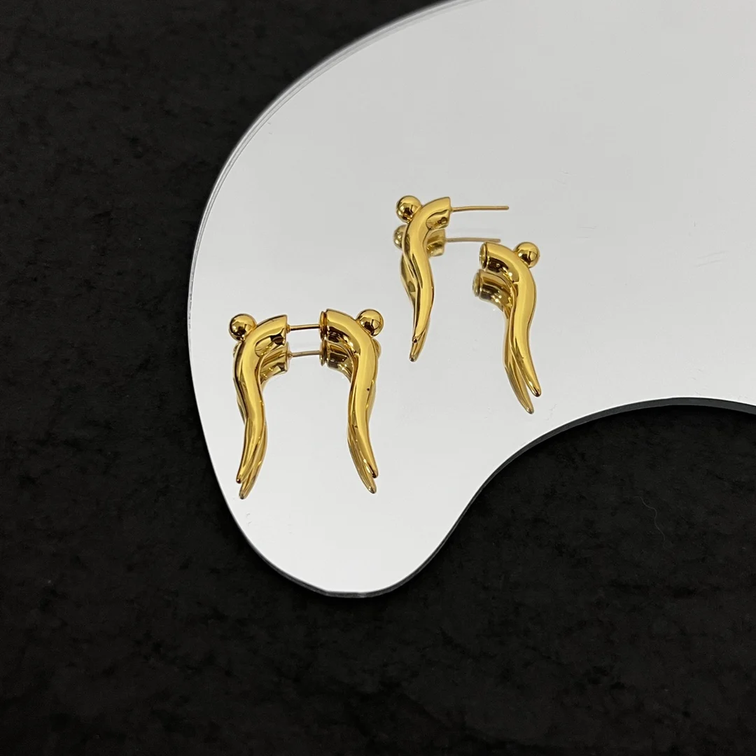 

Retro Stud Earrings Simple and Generous Big Gold Textured Stud Earrings