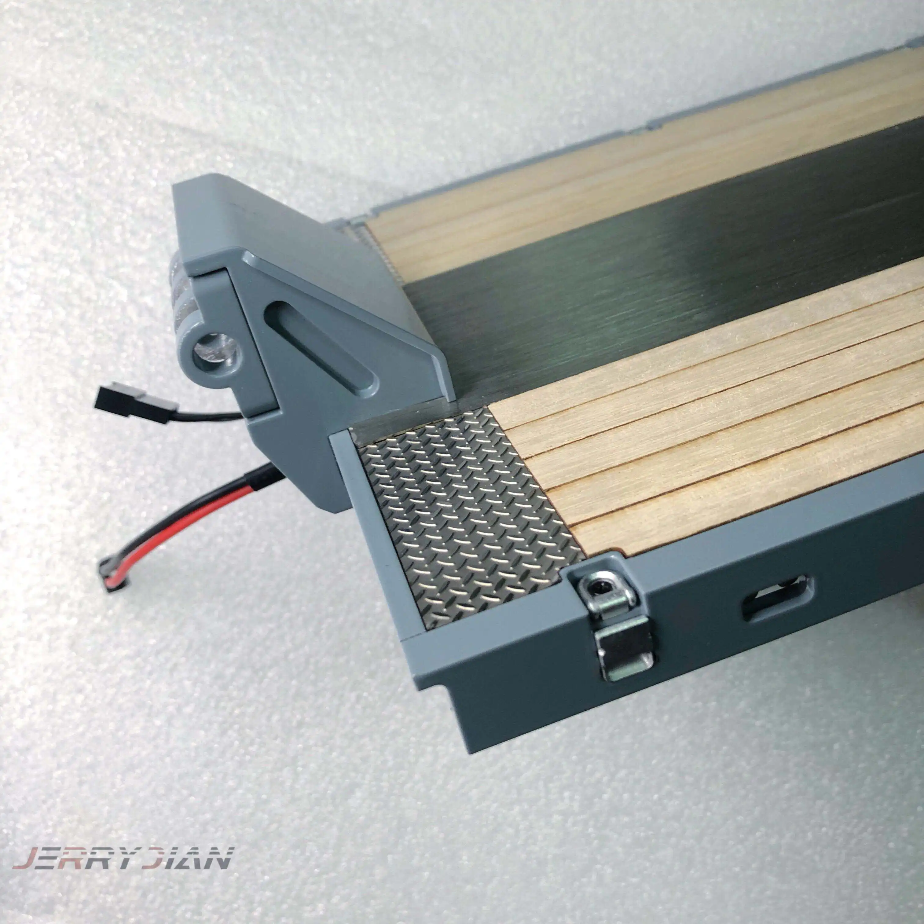 Модель прицепа Nooxion FERY BEAR серии 2 + 5 обновленная с комплектом низких плоских