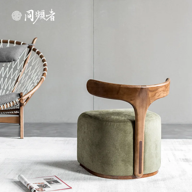 

Скандинавский современный дизайнерский креативный тканевый стул/табурет для отдыха со спинкой из массива дерева сменный стул для обуви ская мебель