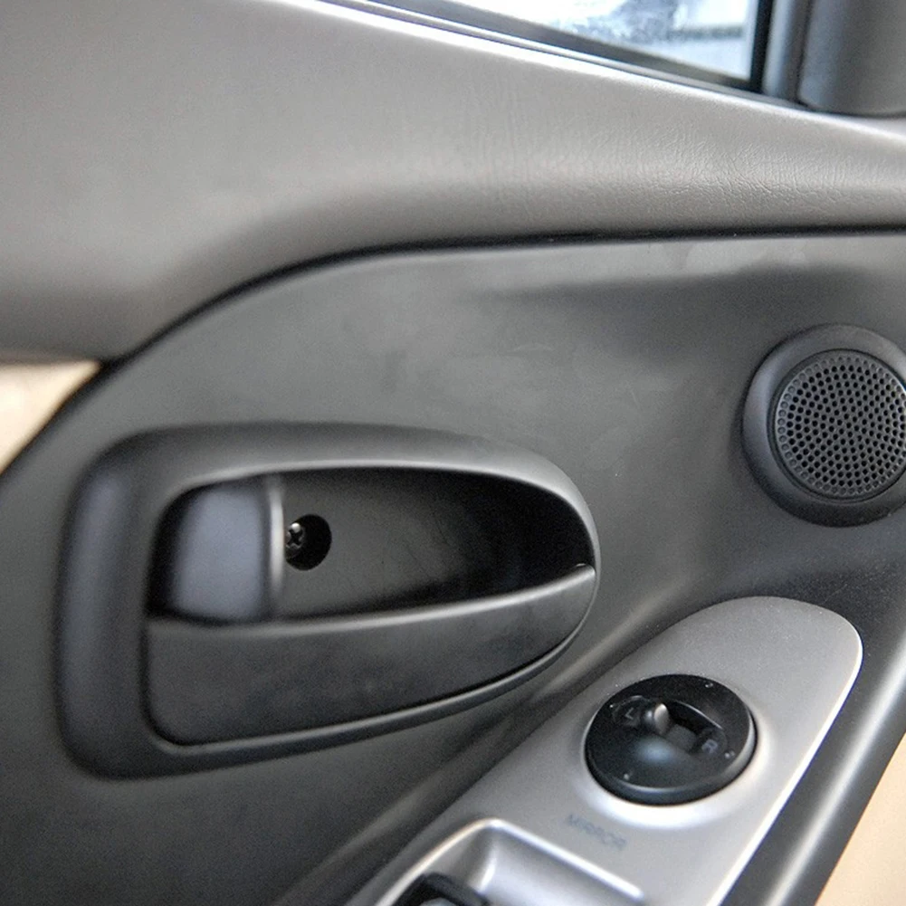 

Inner Door Handle Inner Door Handle Frame Left Black For Hyundai Elantra / Avante XD 2000-2006 Black Plastic Car Accessory