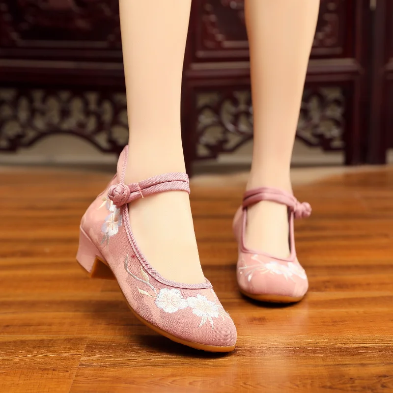 

Женские туфли с вышивкой Maogu, танцевальные туфли на низком каблуке, новинка весенне-летнего сезона 2023, тканевые удобные сандалии, 41