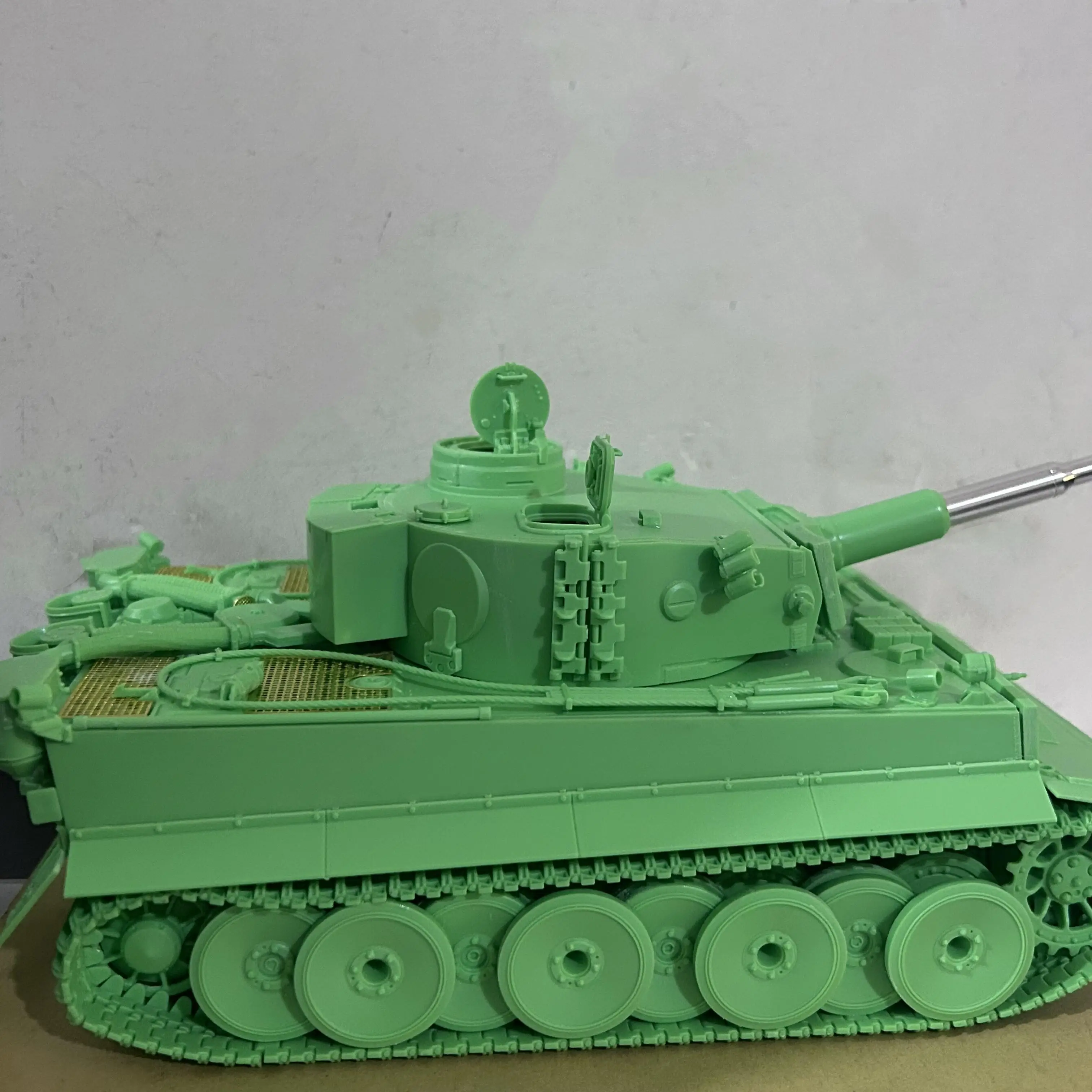 Tiger 4901GREEN Масштаб 1/35 Sd.Kfz.181 TIGER I 1942-1945 EARLY WW2 НЕМЕЦКИЙ ТАНК HEAVY готовый продукт