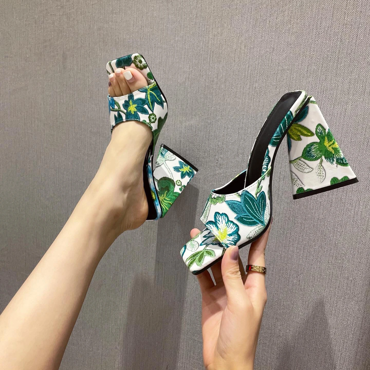 Xibeilove Women's New Slippers Fashion Square Head Color Print Small High Heel Sandals Coarse Heels for Summer Outwear