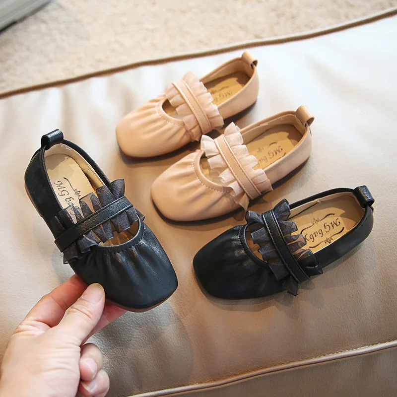 

Балетки на мягкой подошве для девочек, качественные плиссированные туфли из искусственной кожи с кружевом и оборками, без застежки, топ-сайдеры, G01014
