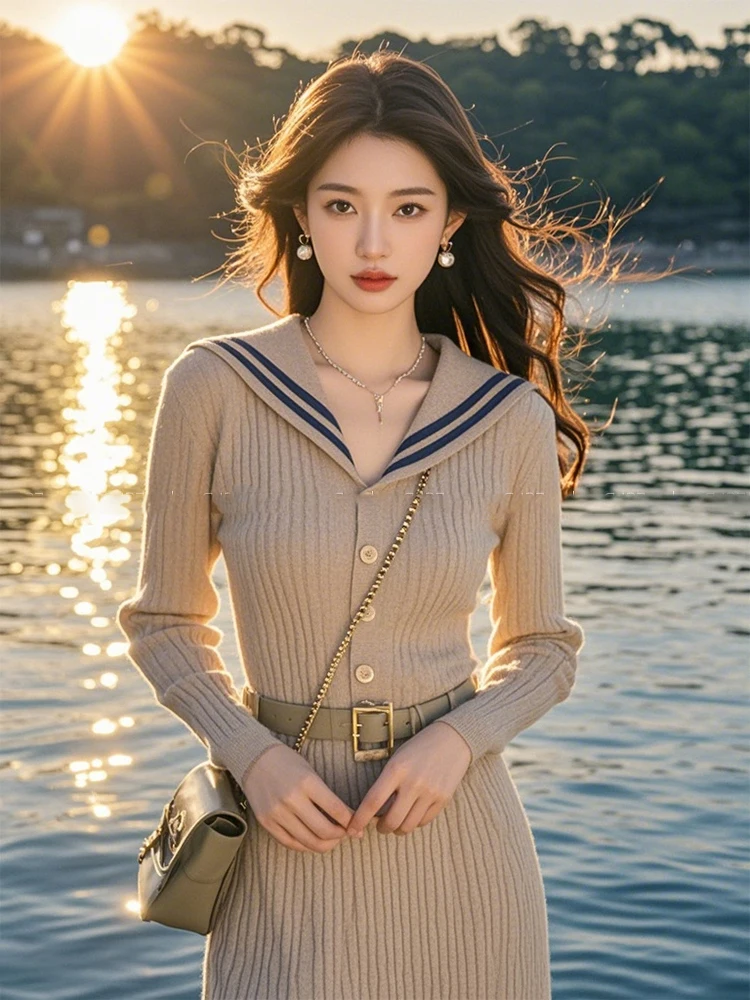 Вязаное платье цвета хаки с матросским воротником женское 2024 осень и зима новая