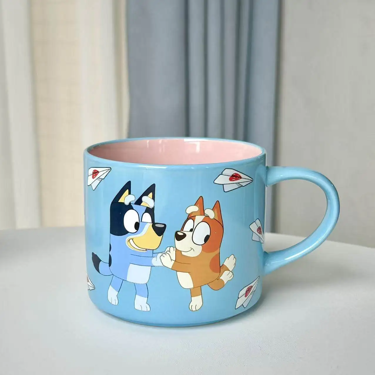 Фото Керамическая кружка Bluey: Детская анимационная кружка для молока и кофе, подарок на день рождения №4