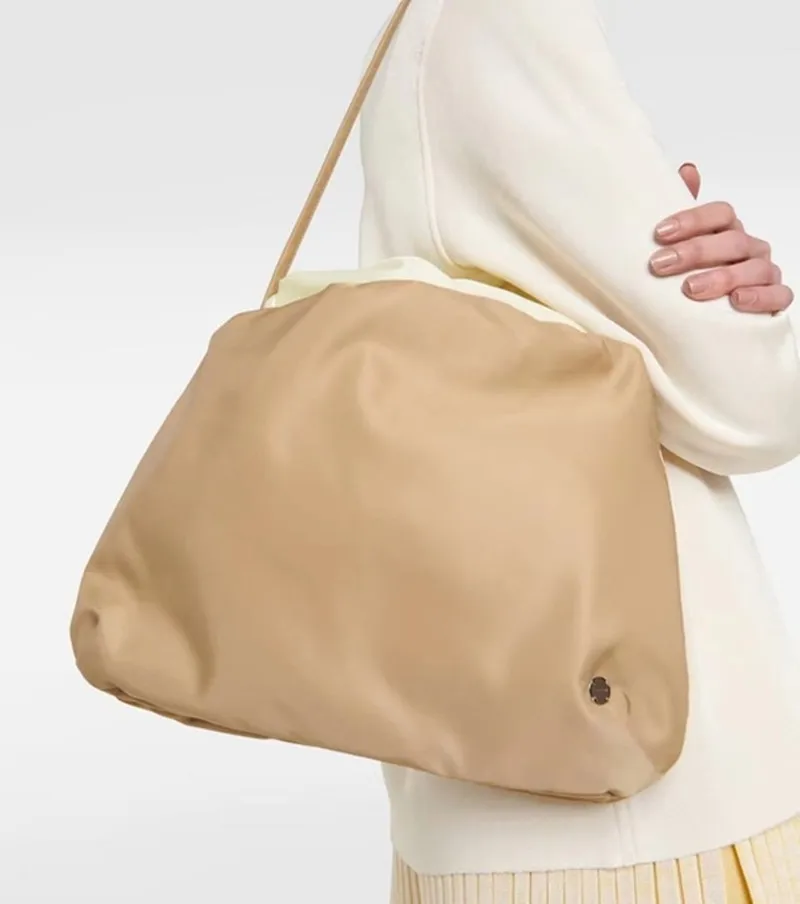 

2023 New The Styles For Autumn And Winter XL Bourse Lcu Nylon Cloud Fold Row Single Shoulder Bag Handbag