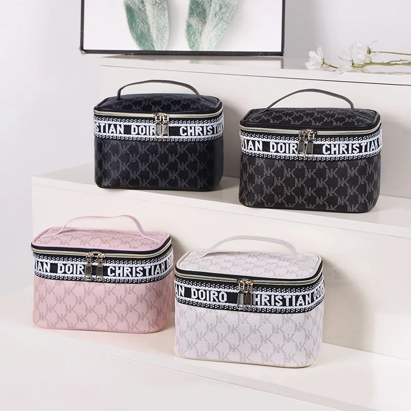 

PU Plaid Print Cosmetic Bag Women Letter Ladies Handbag Portable Travel Bag Storage Bag Large Capacity Female Zipper Wash Bag