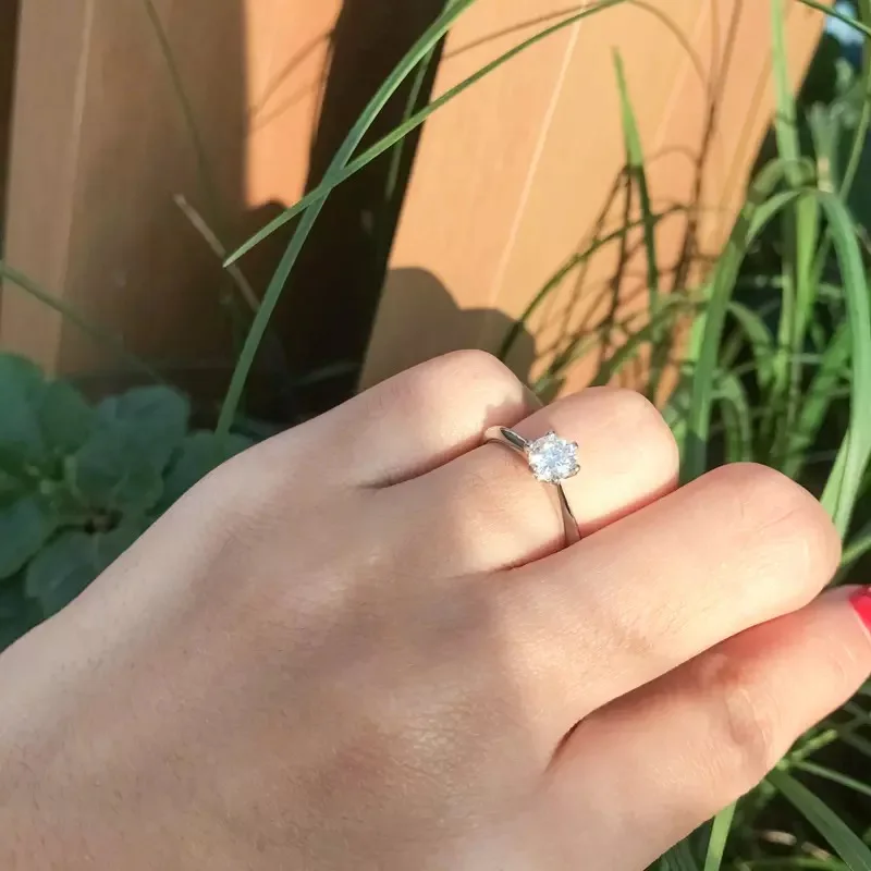 Кольцо из серебра в тибетском стиле с фианитом 1 карат |