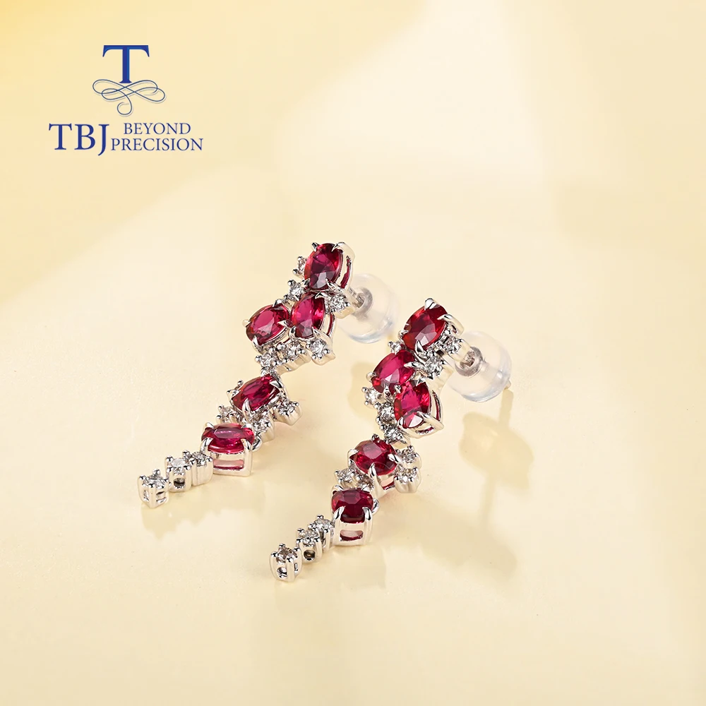 Серьги из 18-каратного белого золота с драгоценными бирманскими натуральными