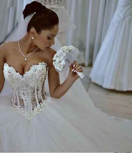 

Luxury Customized Beaded Pearls Puffy Ball gown Wedding Dresses Sweep Trainrobe de mariée Wedding dres Plus Size Bridal Gowns