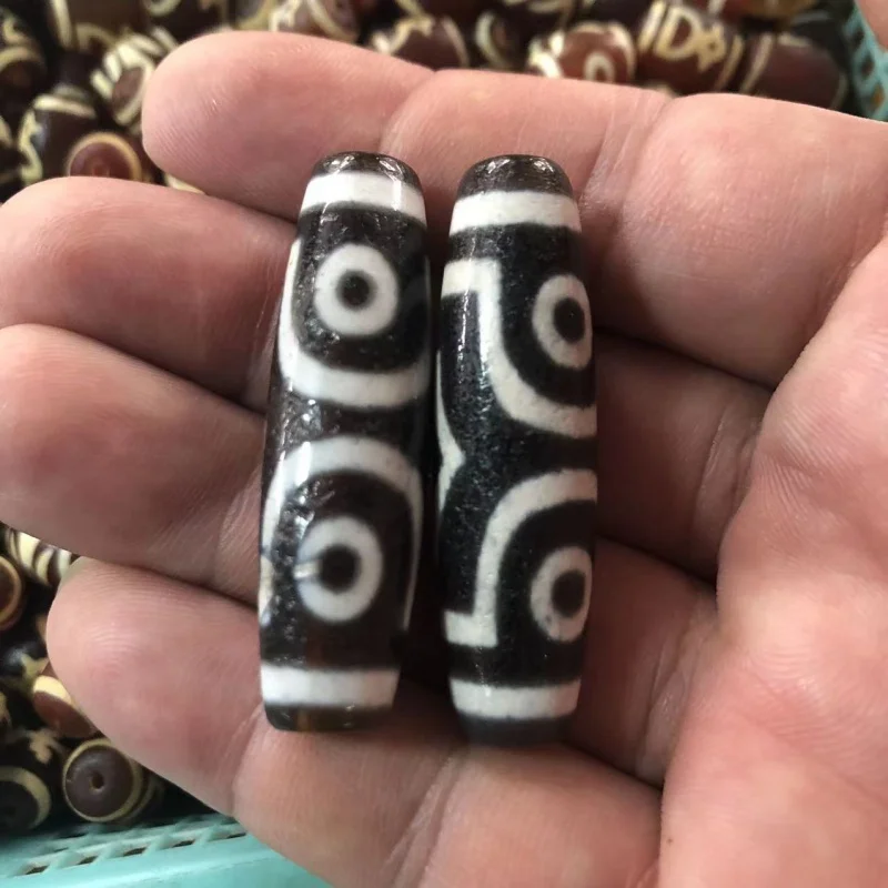 

Wholesale Old Agate Three Eyes High Oil Coated Pulp Tibet Beads DIY Ornament Retro 9 Eyes Tibet Beads