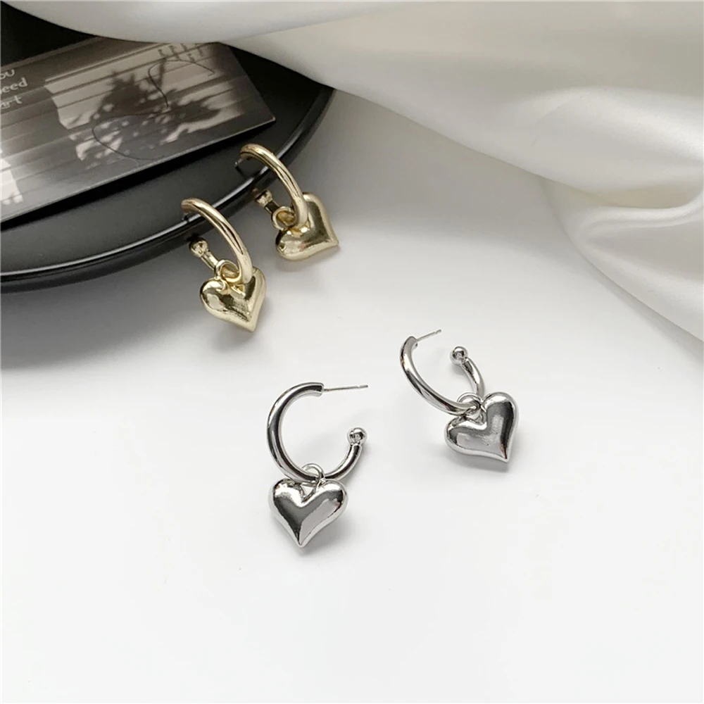 Love Heart Earrings For Women Sweet Adorable Gold Silver Color Piercing Ladies Drop Earring Metal Hoop Earring pendientes mujer