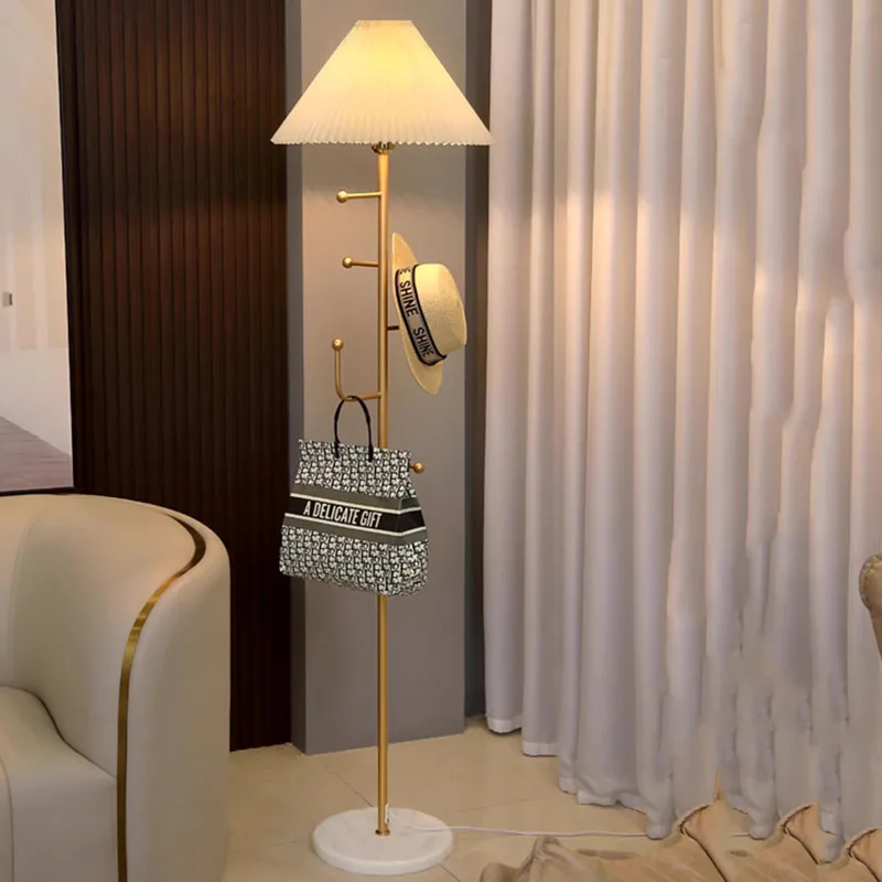 

Напольная Лампа для гостиной, современные роскошные европейские напольные лампы с регулируемой яркостью для интерьера, лампа для пирога, салон, эстетический Декор для комнаты