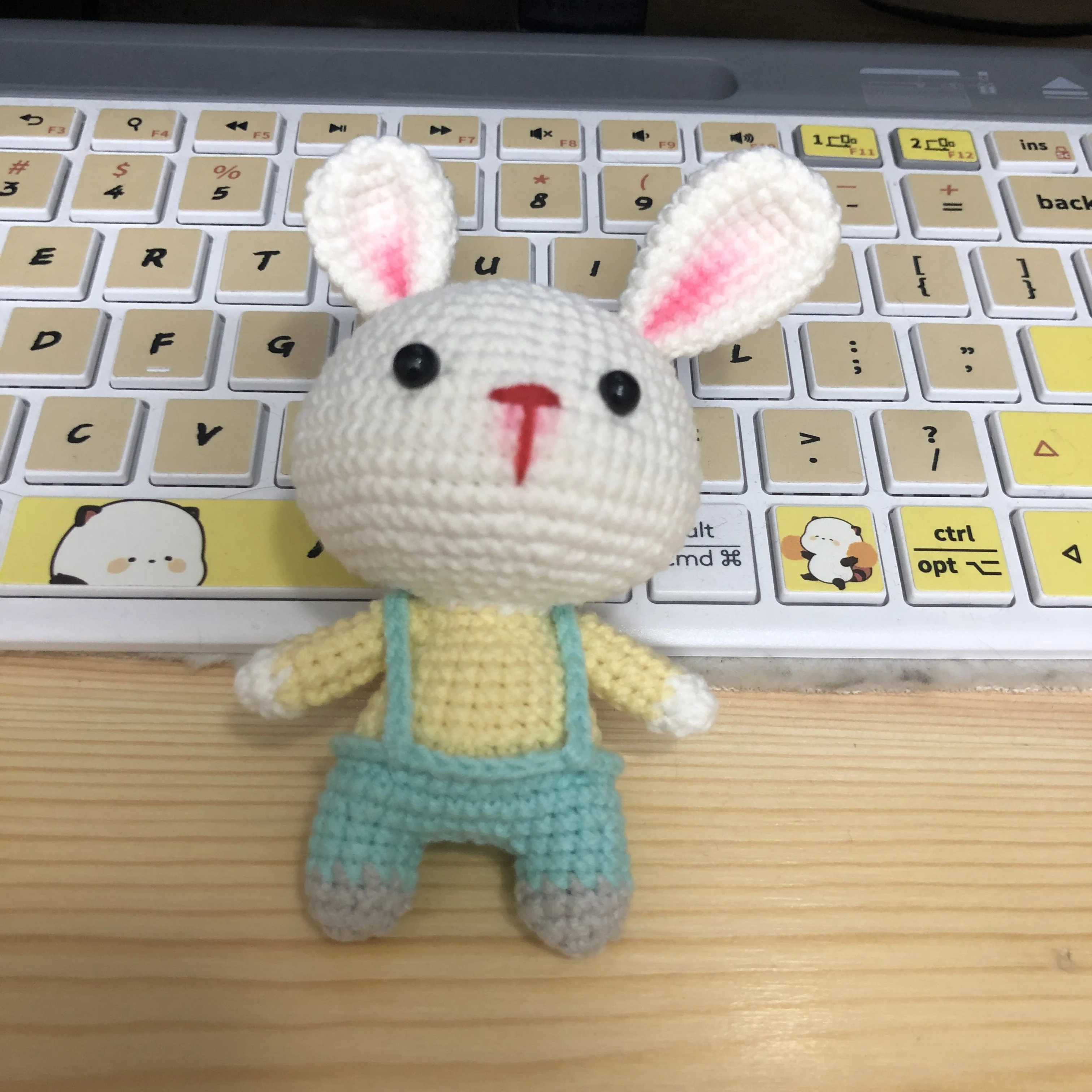 Вязание амигуруми [My Yarn] полипропиленовая фибровая кукла белый кролик комбинезон
