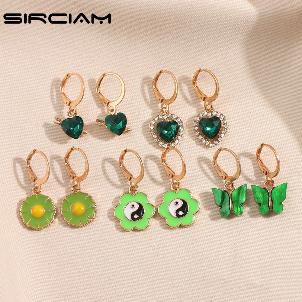 

Vintage Enamel Flower Acrylic Butterfly Hoop Earrings Set For Women Boho Gossip Heart Geometric Earrings Y2K Fashion Jewelry New