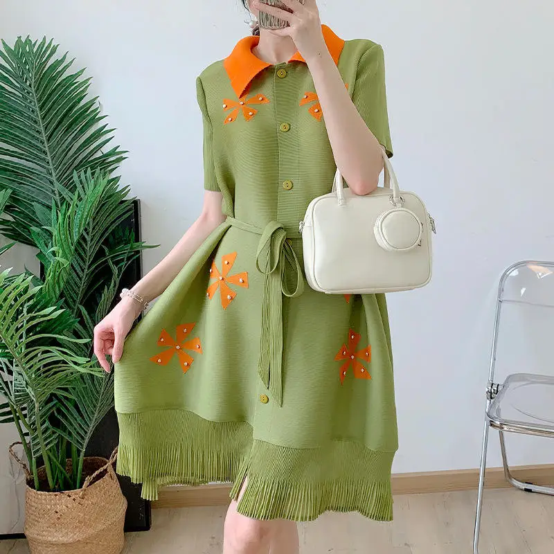 2023 New contrast color crewneck long sleeve temperament loose large size pleated dress
