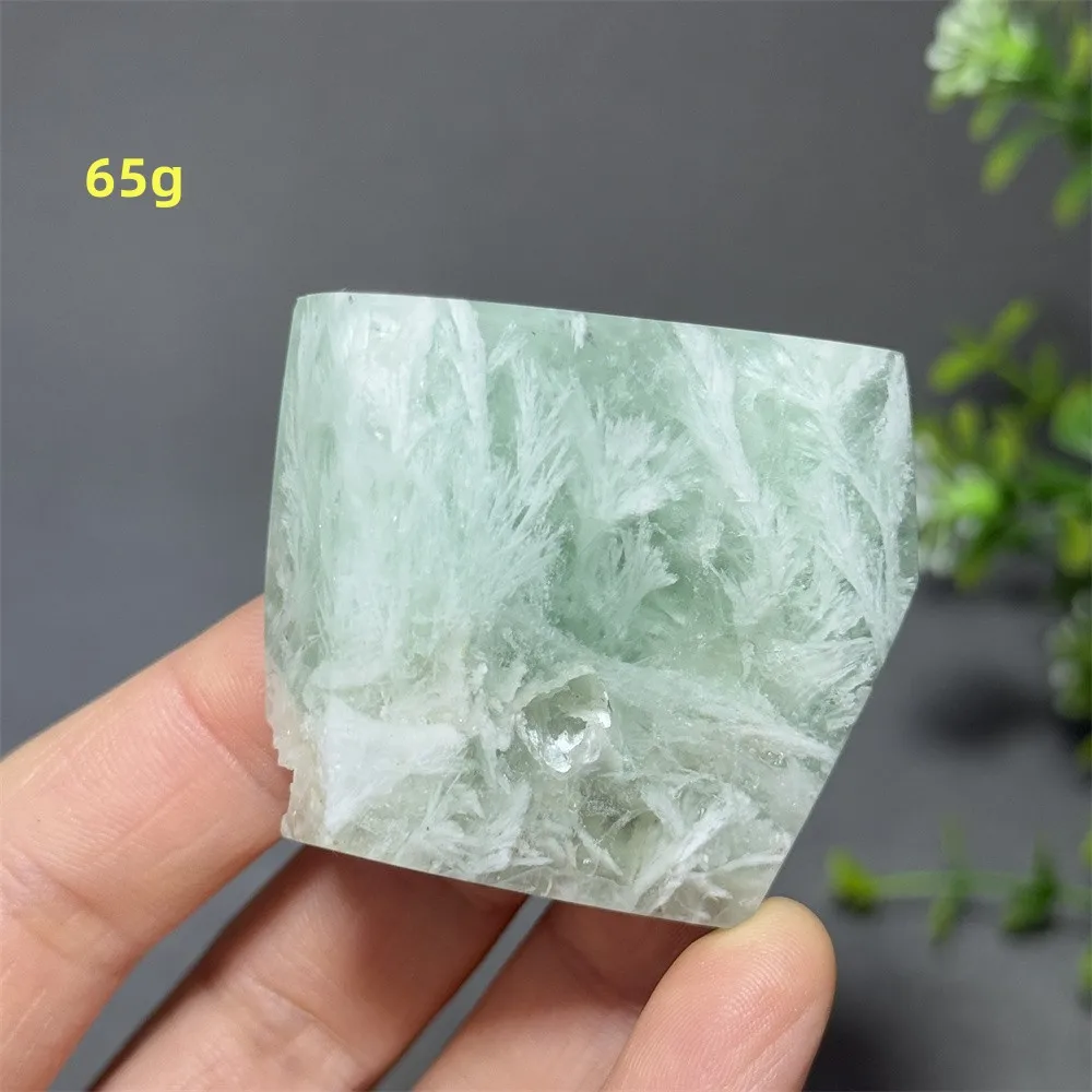 

Флюоритовое перо, драгоценный камень