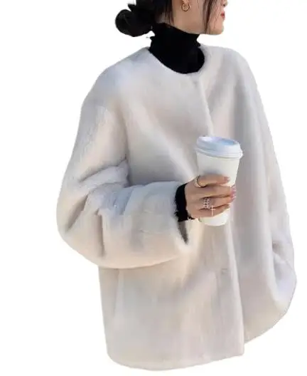 

Женская одежда 2023 стройнящее короткое пальто из искусственного меха с круглым вырезом Новинка Зима 0828