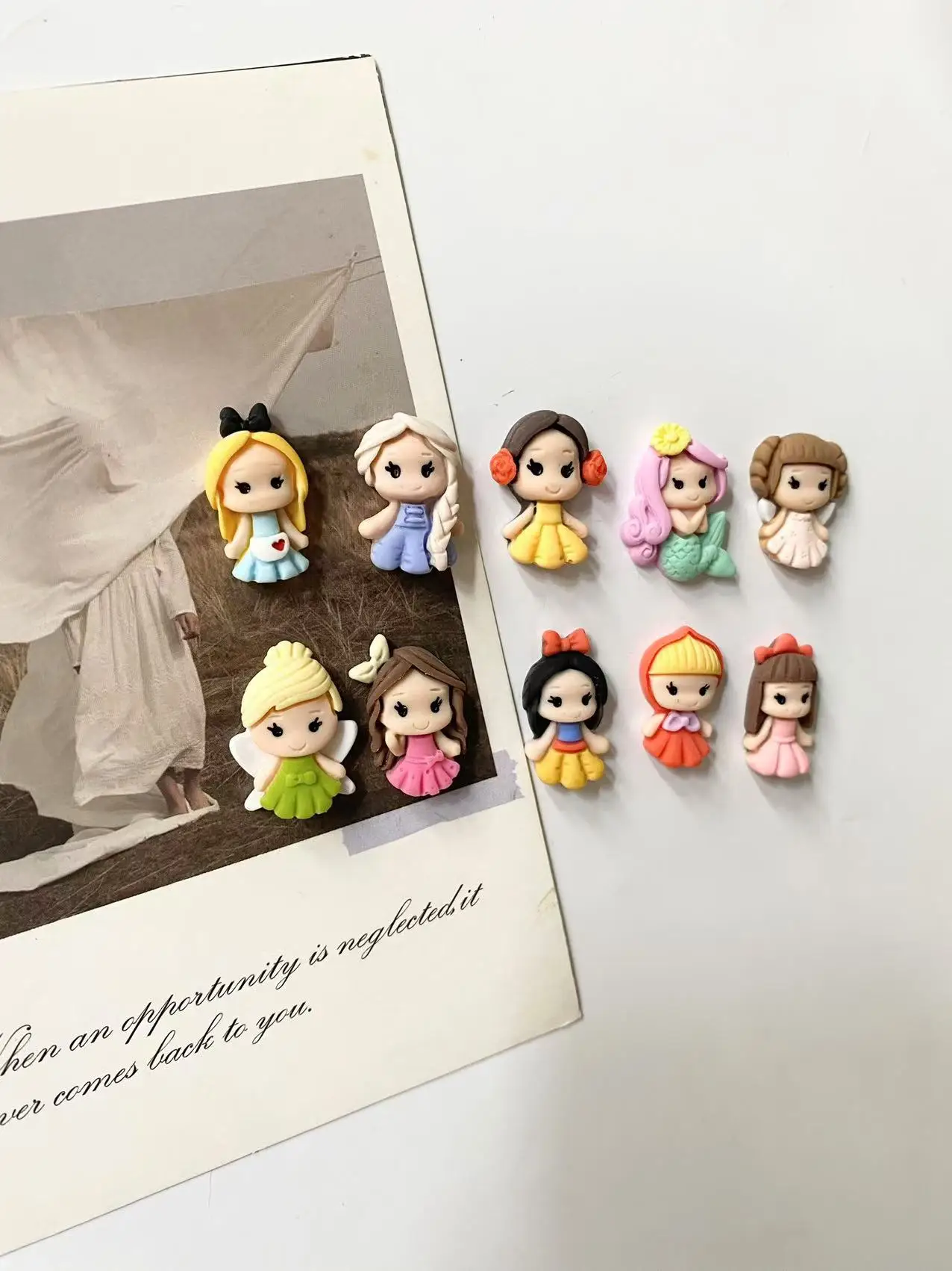 Магнитные наклейки на холодильник в ассортименте