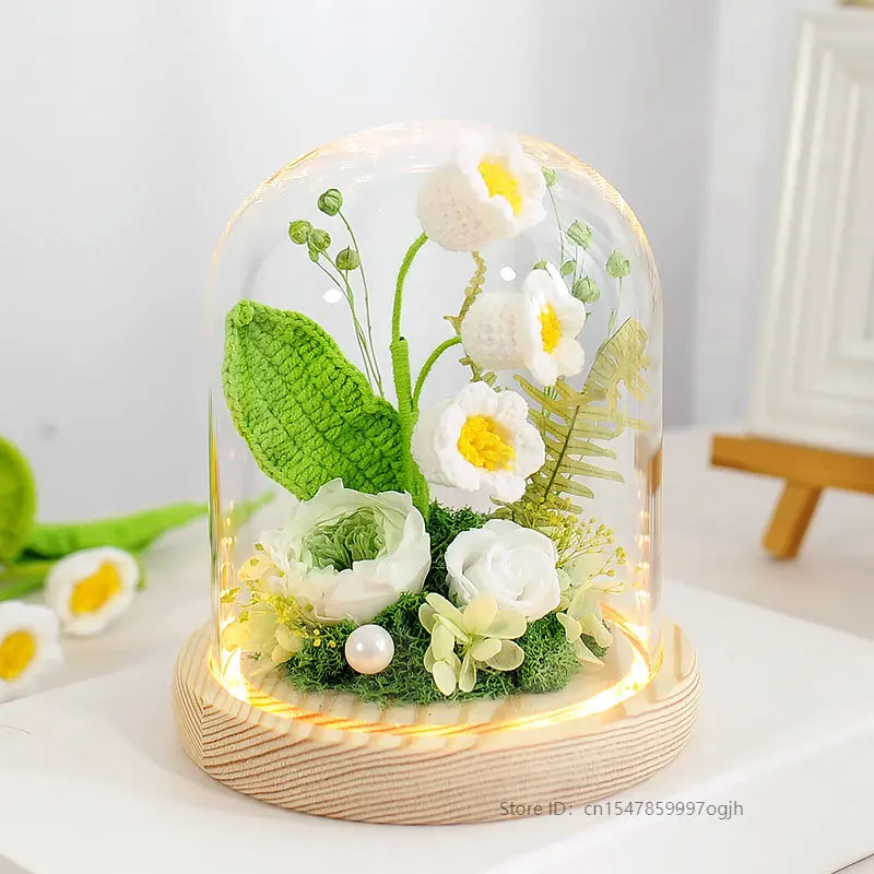 

Вязаный стеклянный чехол с иммортным цветком ландыша на День святого Валентина