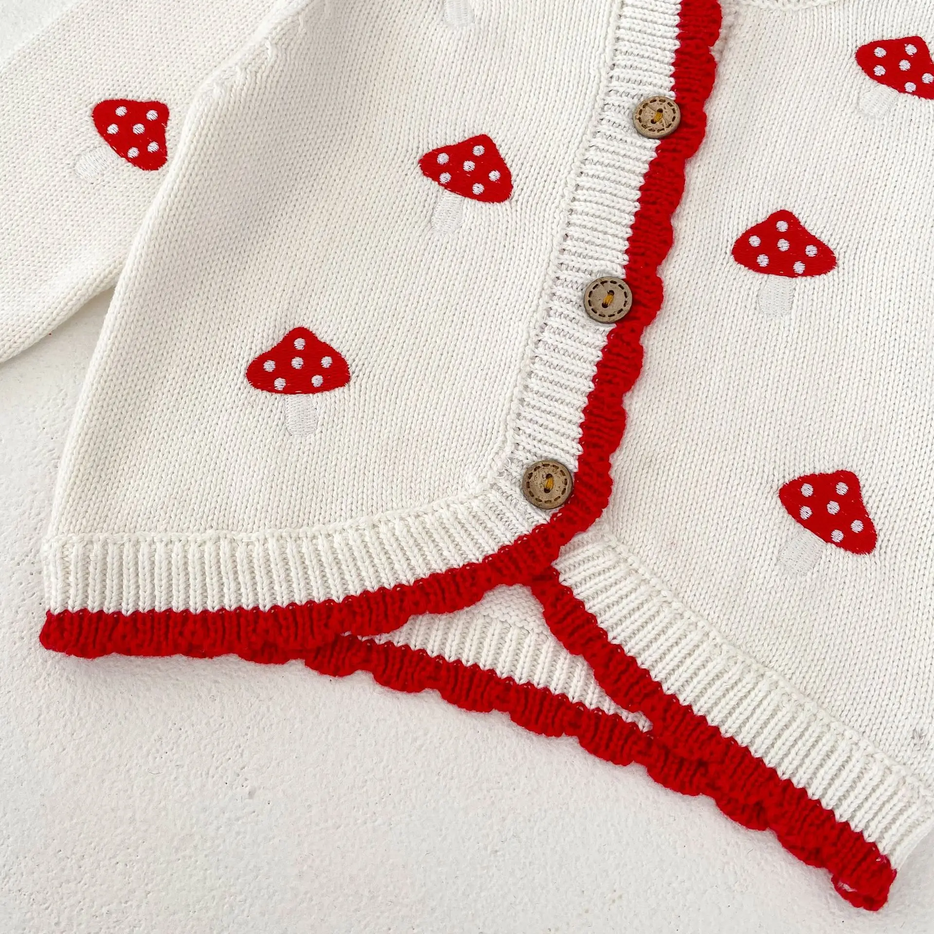 Кардиган с длинными рукавами и вышивкой в виде грибов для маленьких девочек Angoubebe