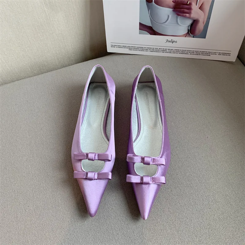 Мокасины женские с заостренным носком на плоской подошве без застежки |