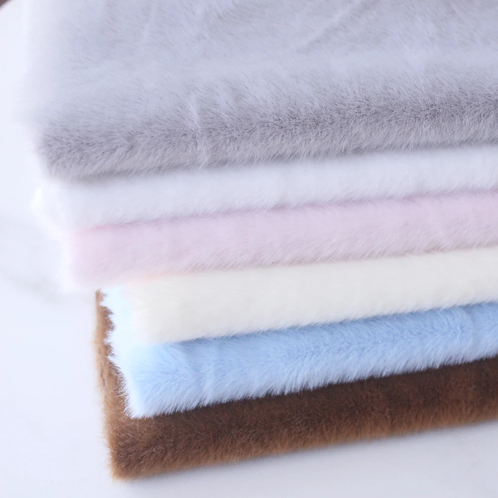 DIY 5MM Plush Fabric Encryption Thickening fabric solid Solf Atrtificial Fur Patchwork bags Doll clothing Decoration material