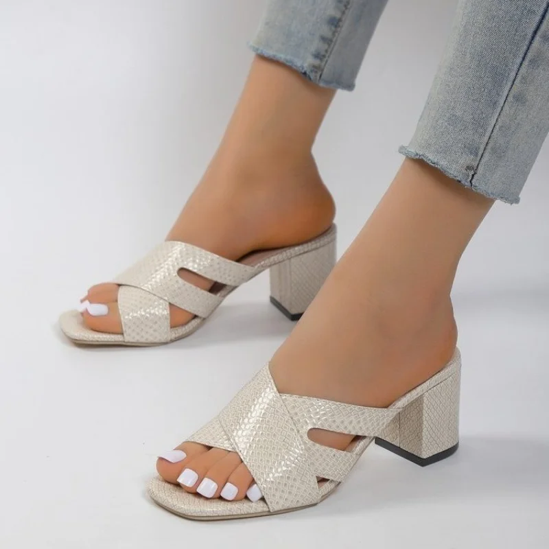 

2023 Summer Fashion Slippers Lightweight Casual Sandals New Cross Check Plaid Shallow Heel Women's Single Shoes Women Sandals