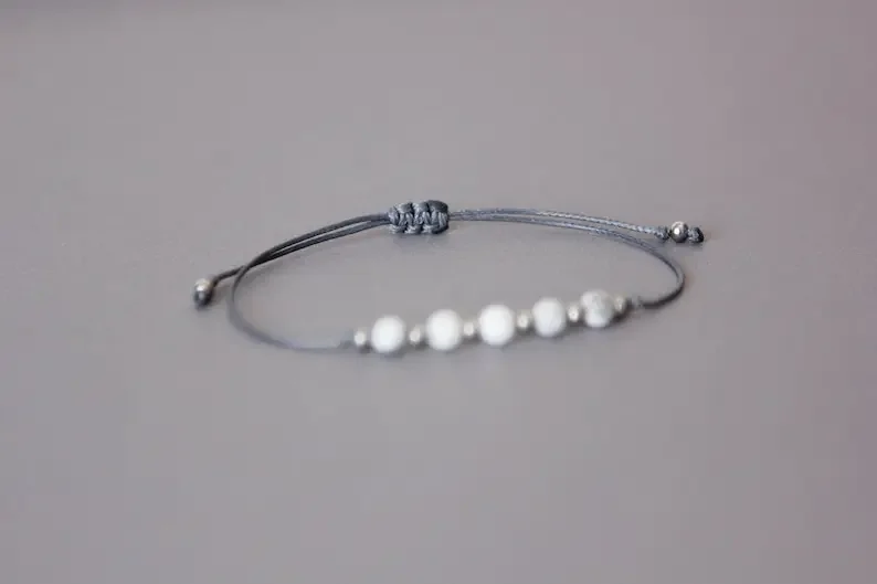 Фото Женский браслет с белым кристаллом howlite, подарок лучшего друга, натуральный камень, драгоценный камень №2