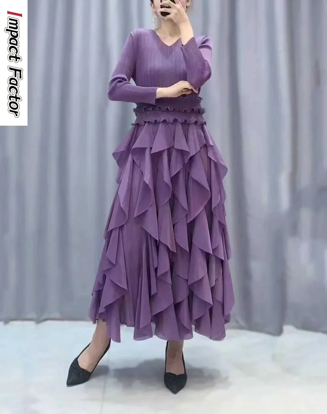 Плиссированное платье Miyake с перекрестными краями и оборками