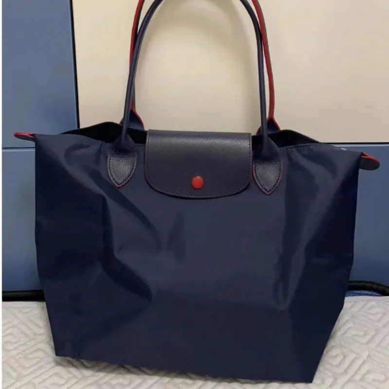 

High Quality Fashion 70th Anniversary Longxiang Dumplings Commemorative Commuter Travel Large Capacity One Shoulder Leather Tote