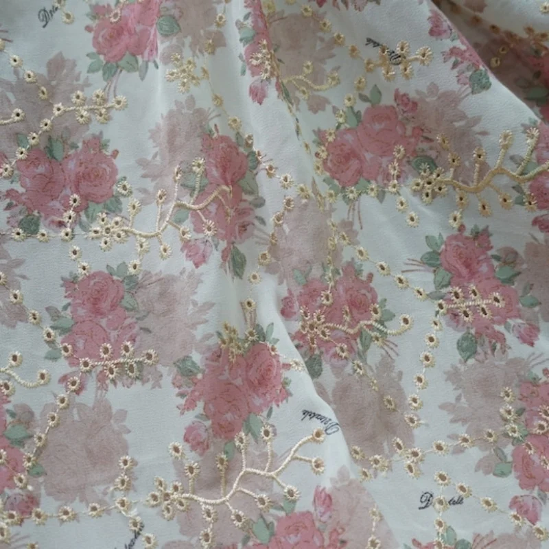 

1 ярд, розовая ткань из мягкого шифона с цветочной вышивкой и люверсами для весеннего пляжного платья, материал для шитья летнего платья