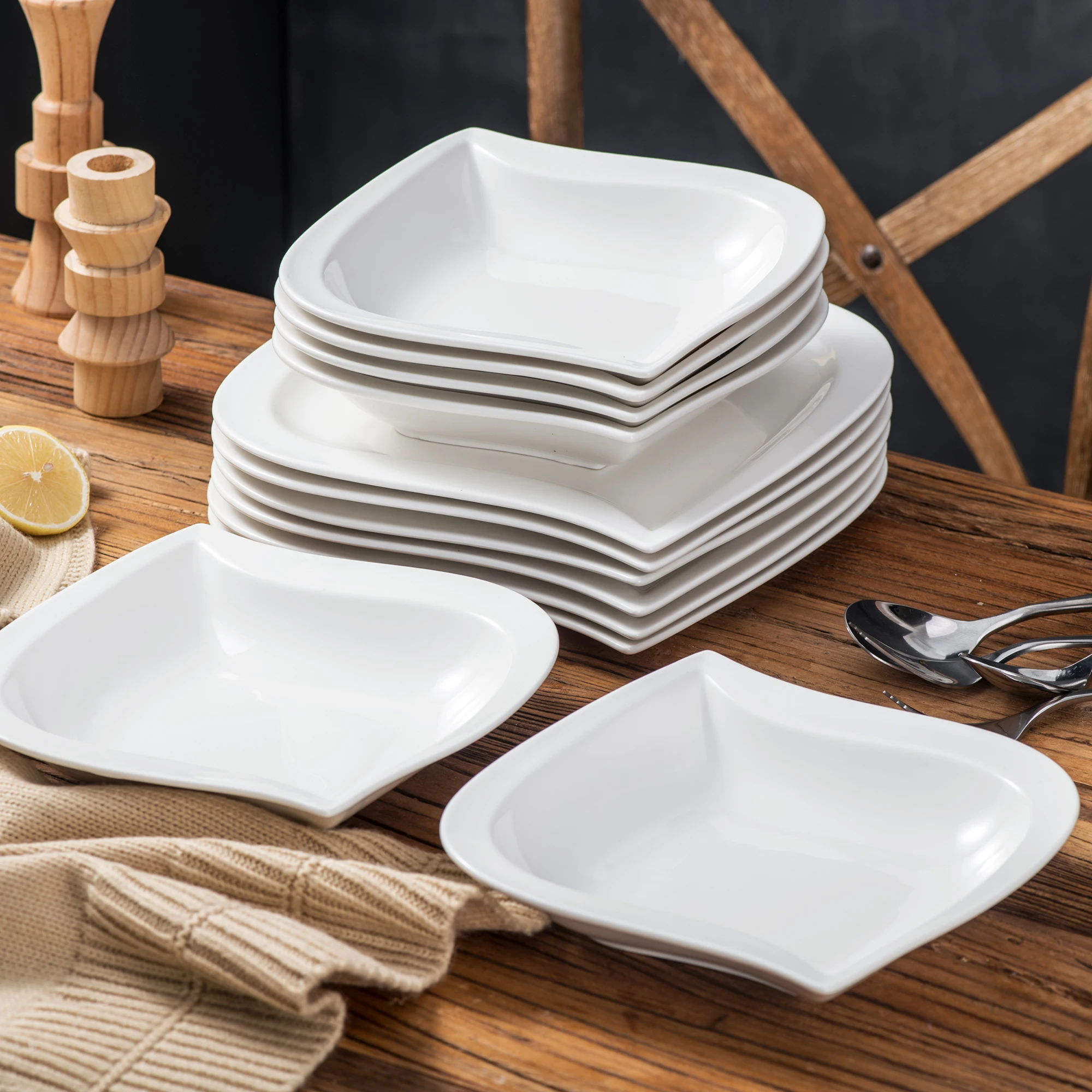 

Набор фарфоровых тарелок из 12 предметов с 6 тарелками для супа