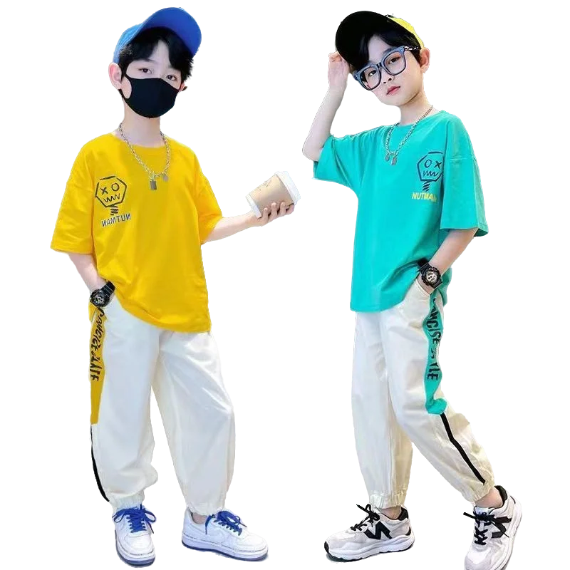 

Летний костюм для девочек, новинка, корейский стиль, модная футболка и штаны для девочек-подростков с принтом улыбки, комплекты из 2 предметов, одежда для девочек 4-14 лет